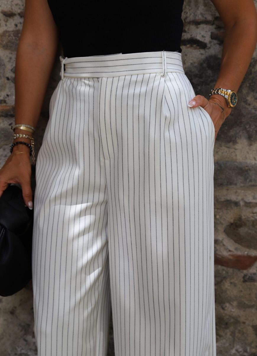 Beyaz Çizgili Bel Detay Bol Paça Pantolon   resmi